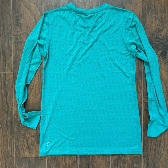 ZYIA Active Chill XL Long Sleeve Perforated Mesh Quick Dry Top - Picture 2 of 7